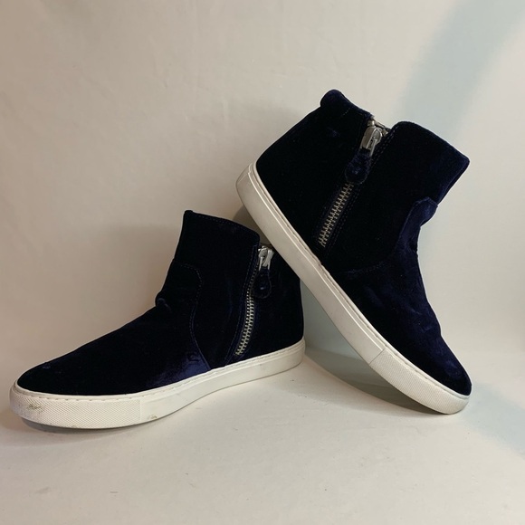 gentle souls Shoes - Gentle Souls by Kenneth Cole Dark Blue Velvet Ankle Booties Women's 9.5M